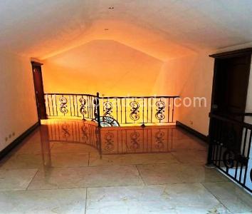 Casa de 5 alcobas en venta en El Poblado, Medellín, 850 m² · foto 9 de 20