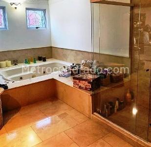 Casa de 5 alcobas en venta en El Poblado, Medellín, 850 m² · foto 16 de 20