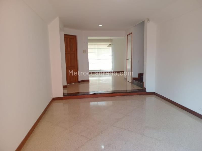 Casa Amplia de 3 Alcobas en Los Balsos, El Poblado - 3