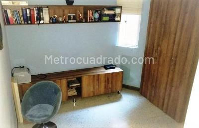 Casa de 3 alcobas en venta en El Poblado, Medellín, 140 m² · foto 3 de 12