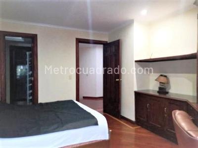 Casa de 5 alcobas en venta en El Poblado, Medellín, 550 m² · foto 12 de 20