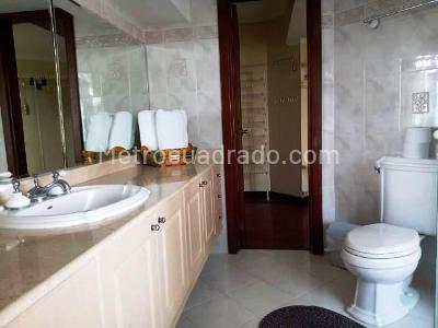 Casa de 5 alcobas en venta en El Poblado, Medellín, 550 m² · foto 14 de 20