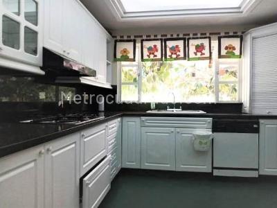Casa de 5 alcobas en venta en El Poblado, Medellín, 550 m² · foto 7 de 20