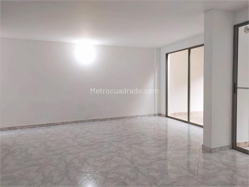 Casa de 4 Alcobas en Aguacatala, El Poblado (Alquiler y Venta) - 2