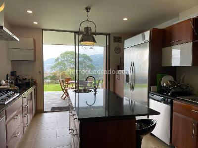 Casa de 3 alcobas en venta en El Poblado, Medellín, 355 m² · foto 7 de 20