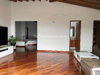 Casa de 3 alcobas en venta en El Poblado, Medellín, 355 m² · foto 10 de 20