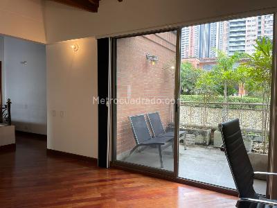 Casa de 3 alcobas en venta en El Poblado, Medellín, 355 m² · foto 15 de 20