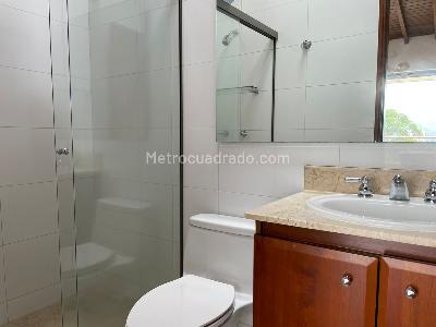 Casa de 3 alcobas en venta en El Poblado, Medellín, 355 m² · foto 16 de 20