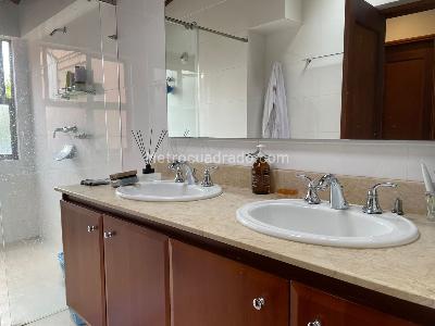 Casa de 3 alcobas en venta en El Poblado, Medellín, 355 m² · foto 17 de 20