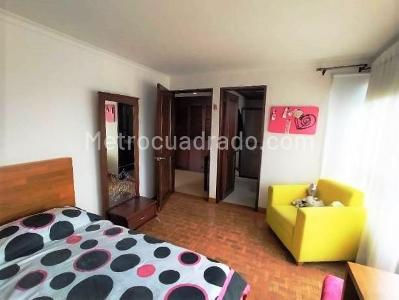 Apartamento en venta en El Poblado, Medellín · foto 11 de 19