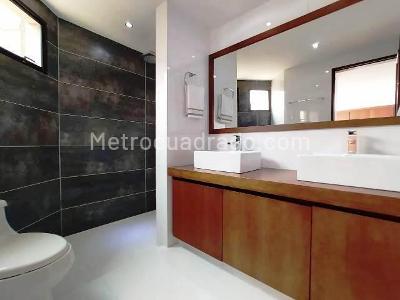 Apartamento en venta en El Poblado, Medellín · foto 15 de 19