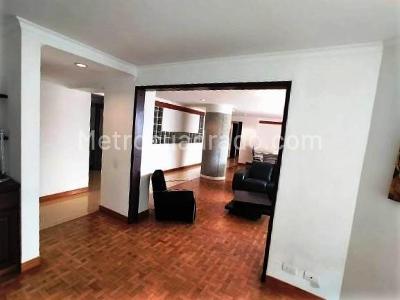 Apartamento en venta en El Poblado, Medellín · foto 5 de 19