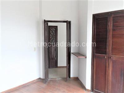 Casa de 3 alcobas en venta en El Poblado, Medellín, 260 m² · foto 10 de 18