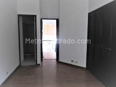 Casa de 3 alcobas en venta en El Poblado, Medellín, 260 m² · foto 12 de 18