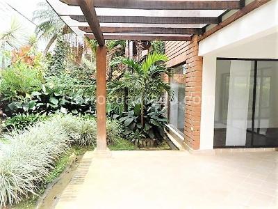 Casa de 3 alcobas en venta en El Poblado, Medellín, 260 m² · foto 17 de 18