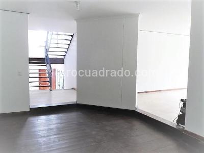 Casa de 3 alcobas en venta en El Poblado, Medellín, 260 m² · foto 3 de 18
