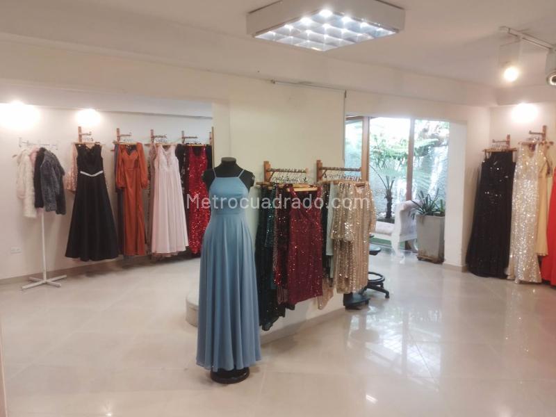 Casa Comercial Independiente de 5 Alcobas en Laureles - 8