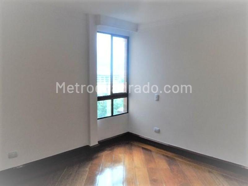 4BR Apartment in El Poblado (Vizcaya) with Marble & Wood Floors - 9