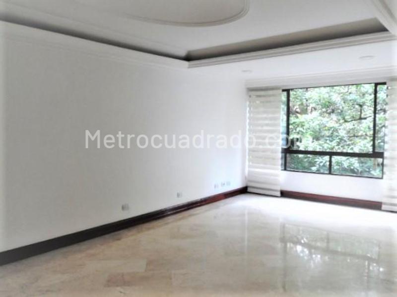4BR Apartment in El Poblado (Vizcaya) with Marble & Wood Floors - 2