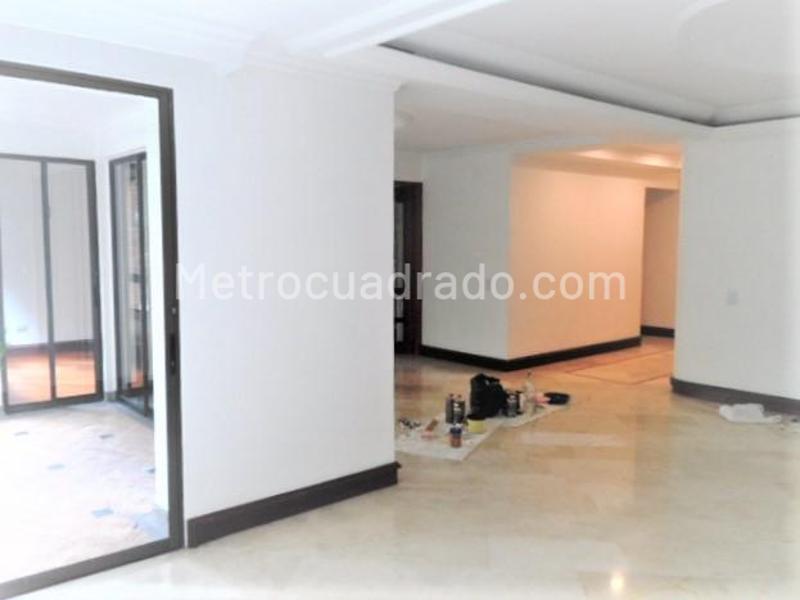 4BR Apartment in El Poblado (Vizcaya) with Marble & Wood Floors - 3