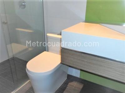 Apartamento de 4 alcobas en arriendo en El Poblado, Medellín, 300 m² · foto 13 de 19