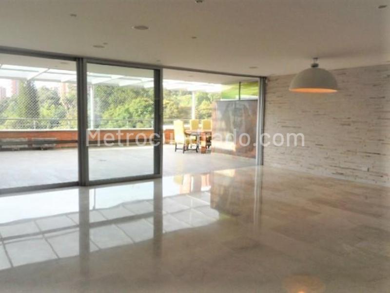 Apartamento de 4 Alcobas en Alquiler y Venta en El Poblado, cerca a El Tesoro - 2