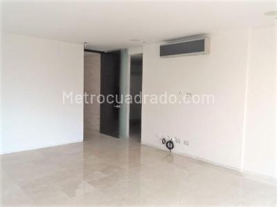 Apartamento de 4 alcobas en arriendo en El Poblado, Medellín, 300 m² · foto 9 de 19