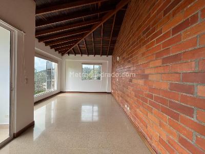 Casa de 5 alcobas en arriendo en Alto De Escobero, Envigado, 340 m² · foto 10 de 20