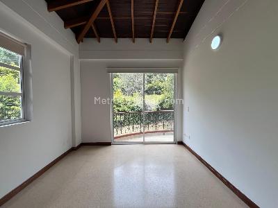 Casa de 5 alcobas en arriendo en Alto De Escobero, Envigado, 340 m² · foto 17 de 20