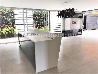 Casa de 3 alcobas en venta en San Lucas, Envigado, 256 m² · foto 2 de 19
