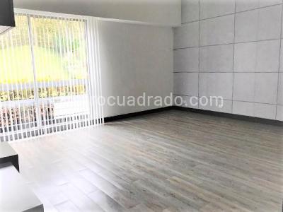 Casa de 3 alcobas en venta en San Lucas, Envigado, 256 m² · foto 8 de 19
