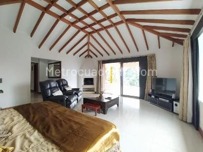 Casa de 5 alcobas en venta en El Poblado, Medellín, 817 m² · foto 10 de 18
