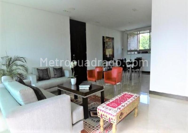 Furnished 3BR Apartment in Alejandria, El Poblado - 4