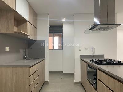 Apartamento de 2 alcobas en venta en Cumbres, Envigado, 89 m² · foto 9 de 17