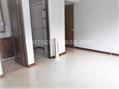 Casa de 3 alcobas en venta en Loma Los Benedictinos, Envigado, 330 m² · foto 11 de 16