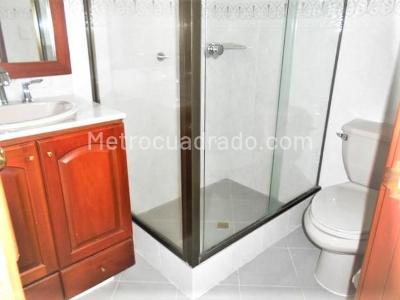 Casa de 3 alcobas en venta en Loma Los Benedictinos, Envigado, 330 m² · foto 13 de 16