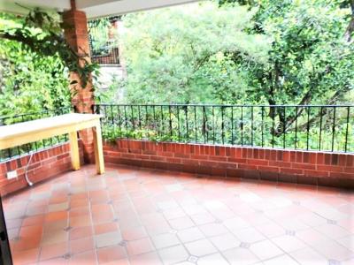 Casa de 3 alcobas en venta en Loma Los Benedictinos, Envigado, 330 m² · foto 14 de 16