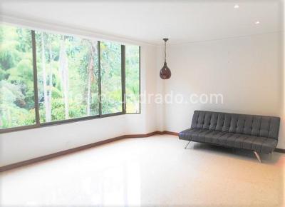 Casa de 3 alcobas en venta en Loma Los Benedictinos, Envigado, 330 m² · foto 7 de 16