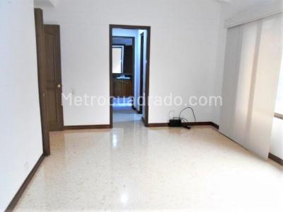 Casa de 3 alcobas en venta en Loma Los Benedictinos, Envigado, 330 m² · foto 8 de 16