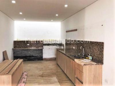 Casa de 3 alcobas en arriendo en Alto Del Escobero, Envigado, 170 m² · foto 3 de 10