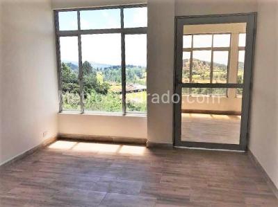 Casa de 3 alcobas en arriendo en Alto Del Escobero, Envigado, 170 m² · foto 4 de 10