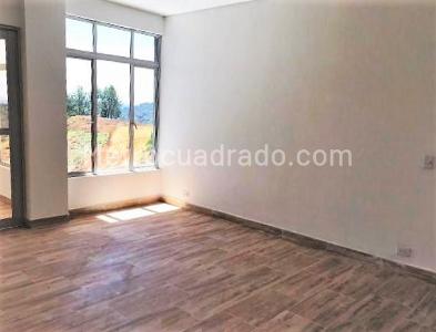 Casa de 3 alcobas en arriendo en Alto Del Escobero, Envigado, 170 m² · foto 6 de 10