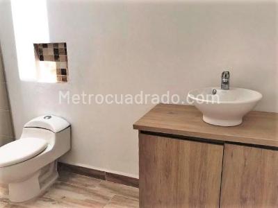Casa de 3 alcobas en arriendo en Alto Del Escobero, Envigado, 170 m² · foto 8 de 10