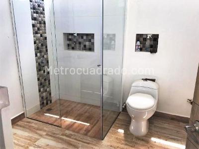 Casa de 3 alcobas en arriendo en Alto Del Escobero, Envigado, 170 m² · foto 9 de 10