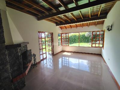 Casa de 3 alcobas en arriendo en Acuarela, Envigado, 230 m² · foto 2 de 20