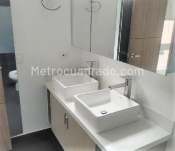 Apartamento en venta en El Poblado, Medellín · foto 10 de 13