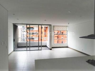 Apartamento en venta en El Poblado, Medellín · foto 2 de 13