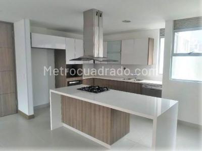 Apartamento en venta en El Poblado, Medellín · foto 5 de 13