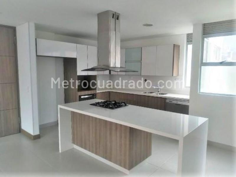 Apartamento en Venta de 3 Alcobas Moderno en Lalinde, El Poblado - 5
