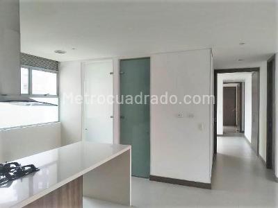 Apartamento en venta en El Poblado, Medellín · foto 6 de 13